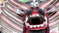Peserta mengukuti parade mengusung kebudayaan dan agama masing-masing. 
