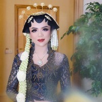 Raiyah sendiri memiliki latar belakang keluarga yang sudah dikenal publik. Paman Raiyah adalah Andi Darussalam Tabussala, mantan Ketua Komite Olahraga Nasional (KONI) di Sulawesi Selatan. Andi Darussalam juga pernah menjabat Ketua Badan Liga Indonesia dan Manajer Timnas Sepak Bola Indonesia. Foto: Dok. Instagram @anpasuha_official