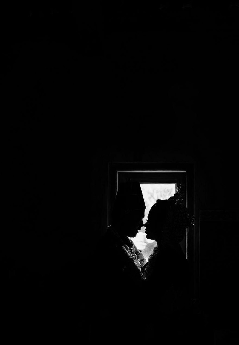 Foto tak hanya mampu merekam peristiwa maupun fenomena alam mempesona. Foto juga dapat mengabadikan momen-momen penuh kasih kepada sesama. Penasaran? Yuk, lihat