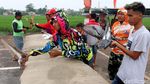 Mengisi Waktu di Akhir Pekan dengan Melatih Burung Merpati