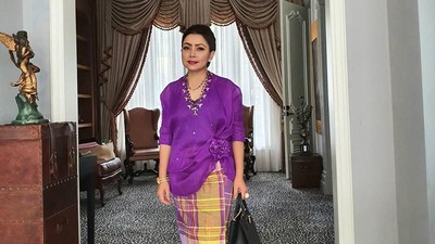 Lihat Gaya Mayangsari Eksis di Pernikahan Cucu Soeharto