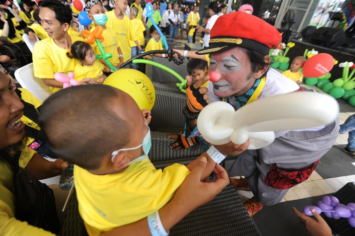 Peringatan Hari Kanker Anak Internasional Perayaan Hari Kanker Anak Internasional diselenggarakan di berbagai daerah di Indonesia. Ada berbagai kegiatan menarik yang dilakukan di perayaan itu.