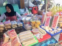 Jajan Sarapan Enak di Pasar Prembaen