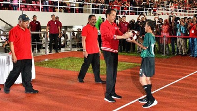 Melihat Lagi Momen Jokowi Resmikan Stadion Manahan Solo