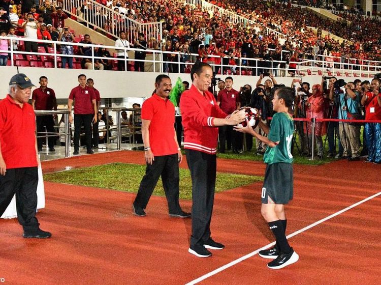Melihat Lagi Momen Jokowi Resmikan Stadion Manahan Solo