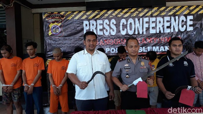 Sebanyak 11 anggota geng pelaku klitih di Yogya dibekuk polisi Polres Sleman, Minggu (16/2/2020).