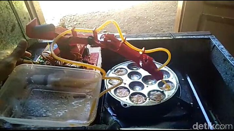Robot Pembuat Telur Dadar di Purworejo