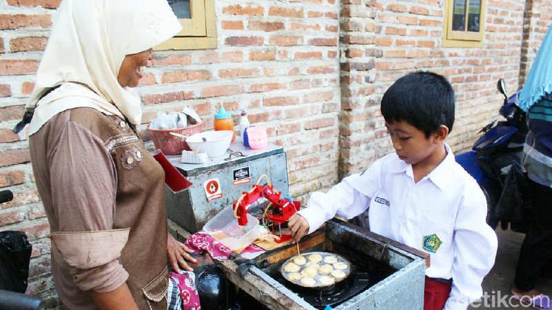 Robot Pembuat Telur Dadar di Purworejo