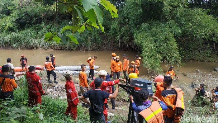Pencarian Mbah Joko yang hilang diduga tenggelam di Sungai Pepe, Boyolali dihentikan, Minggu (16/2/2020).