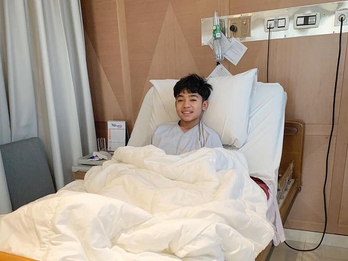 Ruben Onsu dampingi Betrand Peto sunat.