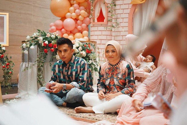 Melalui unggahan Instagram terbarunya yang telah disukai oleh 225 ribu warga Instagram itu terlihat Rachel Vennya tampak memamerkan rambutnya. Dirinya tidak menuliskan keterangan apapun dalam foto tersebut. Foto: Instagram