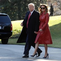 Hari Valentine yang jatuh pada Jumat (14/2/2020) dirayakan Melania Trump bersama pasien anak-anak. Di hari itu, ia mengunjungi Childrens Inn di National Institutes of Health di Baltimore, Maryland. Foto: Getty Images/Tasos Katopodis