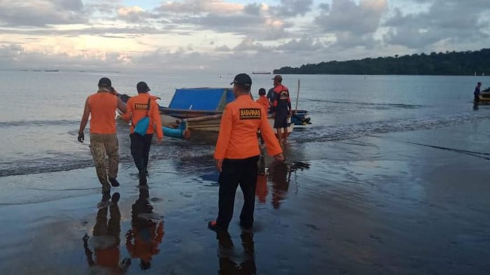 Seorang remaja hilang terseret ombak di Pantai Kaliempat, Nusakambangan, Cilacap, Minggu (16/2/2020).