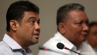 Presiden Konfederasi Serikat Pekerja Indonesia (KSPI), Said Iqbal memberikan keterangan pers terkait RUU Omnibus Law Cipta Kerja di Jakarta, Minggu (16/2/2020).