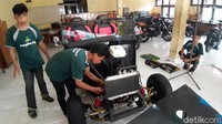 Kepala BRSPDF Wirajaya, Syaiful Samad mengatakan ide membuat mobil kafe ini, awalnya muncul saat ingin membuat mobil akses yang akan digunakan para penyandang disabilitas penerima manfaat di kawasan kompleks balai seluas kurang lebih 5 hektar tersebut. Foto: Muhammad Nur Abdurrahman