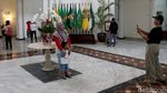 Antusias Warga Berkunjung ke Gedung Sate di Akhir Pekan
