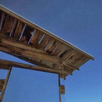 Bangunan super keren ini tadinya hanya merupakan gubuk berusia 70 tahun. Sulit dipercaya jika bangunan yang sudah tua dan usang ini bisa diubah bergaya futuristik. Foto: Dok. Philip K Smith