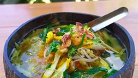 Soto bathok juga ada di Bantul nih. Kelihatannya sangat nikmat meski yang ini memakai suwiran daging ayam. Foto: Instagram blusukanbantul