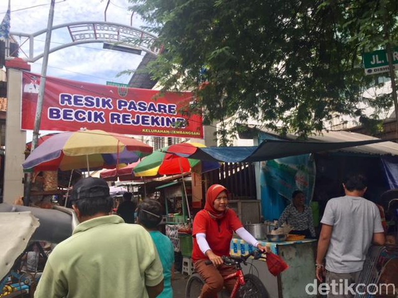 pasar tradisional legendaris prembaen
