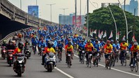 Gowes sejauh 70 KM itu digelar oleh Bank BTN yang diikuti oleh pegawai BTN, kementrian BUMN, mitra kerja BTN, pensiunan BTN dan komunitas millenial BTN perwakilan kantor cabang seluruh Indonesia dalam rangka HUT ke-70 tahun. Foto: dok. BUMN