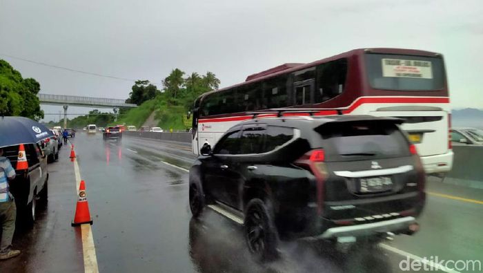 Suasana Tol Cipularang Suasana Tol Cipularang