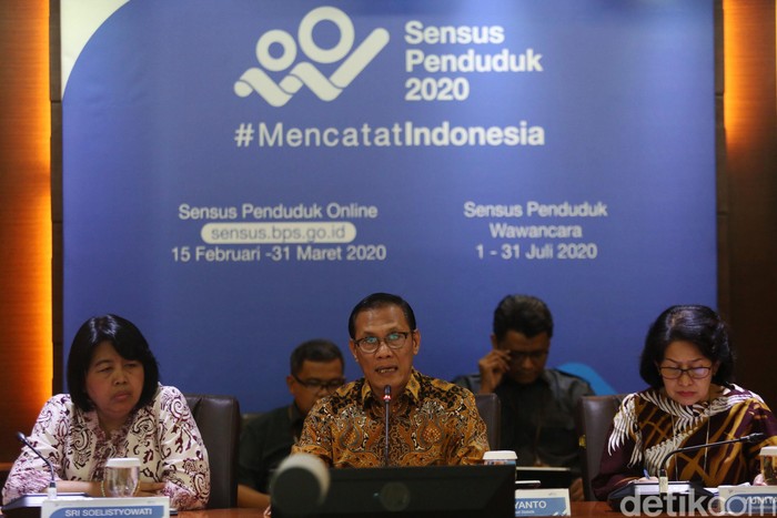Kepala BPS Suhariyanto memberikan keteranga pers di Jakarta, Senin (17/2/2020). Badan Pusat Statistik (BPS) mencatat Indeks Pembangunan Manusia (IPM) Indonesia tahun 2019 sebesar 71,92, lebih tinggi dari IPM tahun 2018 yang sebesar 71,39.