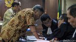 Didakwa Rugikan Negara Rp 35 T, Eks Bos BP Migas Tertunduk Lesu