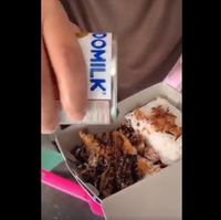 Kreasi Baru, Ayam Geprek Oreo dan Krim Kental Manis!