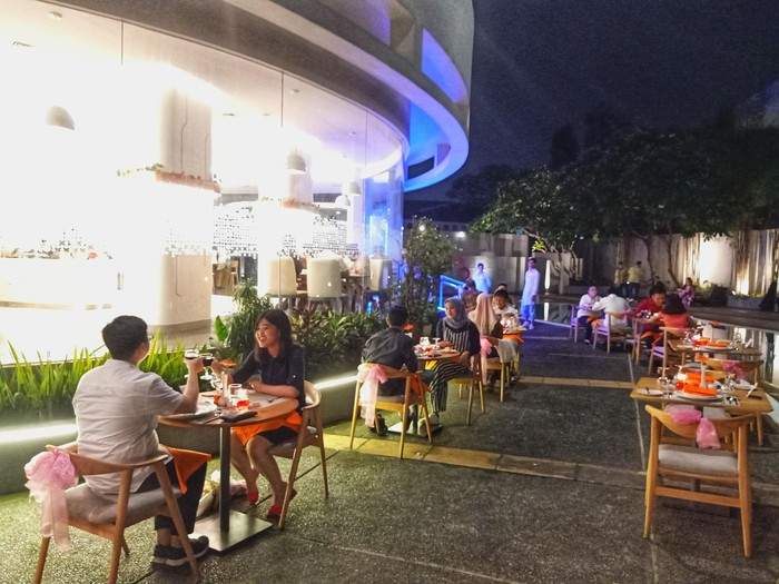 Dinner Romantis di HARRIS Tebet