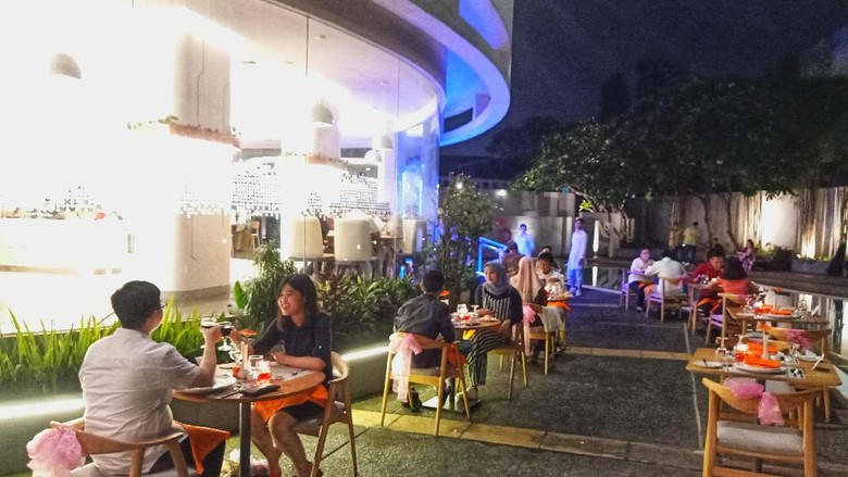 Dinner Romantis di HARRIS Tebet Dinner Romantis di HARRIS Tebet