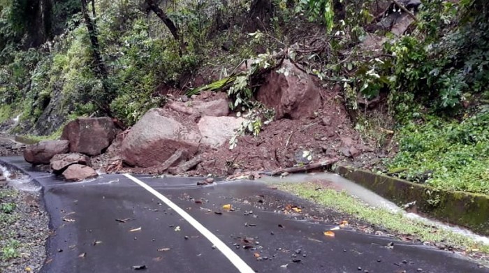 Longsor di kawasan Geopark Ciletuh