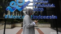 Sensus online sendiri telah dilakukan sejak Sabtu 15 Maret yang lalu, hingga 31 Maret 2020 mendatang. Sementara itu di bulan Juli sensus penduduk dengan cara yang lama alias wawancara rumah ke rumah.