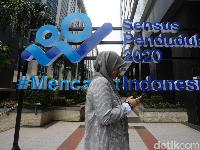 Sensus Penduduk Online (SPO) 2020 telah dimulai sejak Sabtu (15/2/2020) lalu. Data warga yang telah masuk dapat dipantau di Kantor Badan Pusat Statistik, Jakarta.