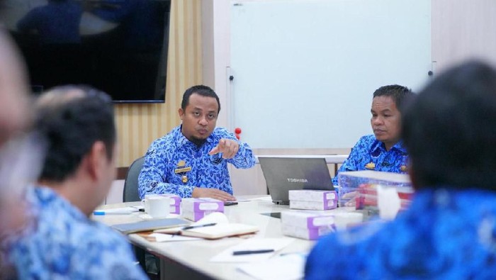 Wagub Sulsel Andi Sudirman Sulaiman memanggil Dinas Pendidikan Sulsel (Dok. Istimewa)