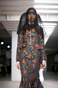 Efek Virus Corona, Desainer China Batal Tampil di London Fashion Week