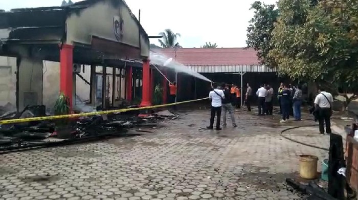 Kebakaran di Polres Ogan Ilir, tiga bangunan utama hangus terbakar (Raja Adil/detikcom)