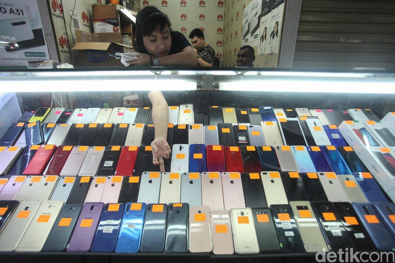 Pada hari ini, Senin (17/2/2020) pemerintah bersama operator seluler melakukan uji coba pemblokiran ponsel black market (BM).