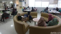 Kalau bicara untuk fasilitas, untuk perpusatakaan nasional ini tentu bisa dikatakan terbilang sangatlah lengkap untuk para traveler.