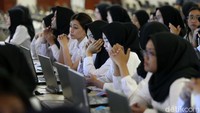 BKD Provinsi DKI Jakarta mencatat pelamar CPNS DKI Jakarta pada 2019 tercatat 50.528 pelamar, peserta yang dinyatakan lolos administrasi dan memenuhi syarat sebanyak 41.217 orang, sisanya 9.311 tidak lolos. Seluruh peserta yang lolos administrasi mengikuti tes SKD untuk mengisi 3.390 formasi CPNS yang disediakan Pemprov DKI Jakarta.
