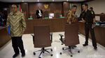 Didakwa Rugikan Negara Rp 35 T, Eks Bos BP Migas Tertunduk Lesu