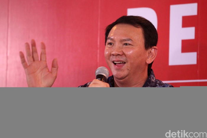 Mantan Gubernur DKI Jakarta Basuki Tjahaja Purnama alias Ahok meluncurkan buku Panggil Saya BTP di Gedung Tempo, Palmerah, Jakarta Selatan, Senin (17/2/2020).