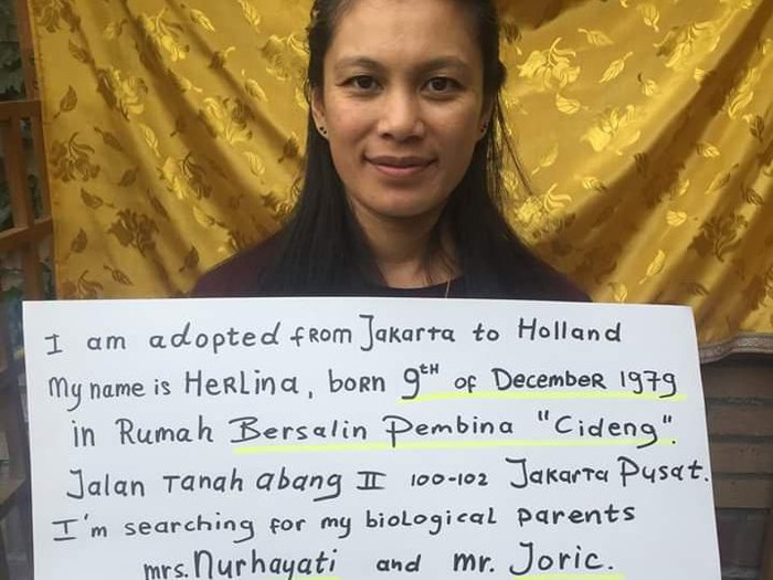 Herlina mencari orang tua kandungnya.