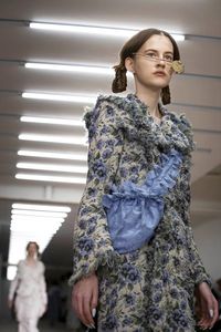 Efek Virus Corona, Desainer China Batal Tampil di London Fashion Week