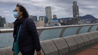 Otoritas lokal di berbagai wilayah China daratan telah memperkenalkan serangkaian langkah untuk berupaya menghentikan penyebaran virus corona, termasuk satu aturan di ibu kota Beijing yang mewajibkan orang-orang yang pulang ke kota itu untuk melakukan karantina sendiri (self-quarantine) selama 14 hari.