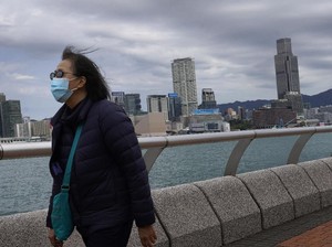 Wanita Ini Positif Virus Corona Setelah 8 Kali Dinyatakan Negatif