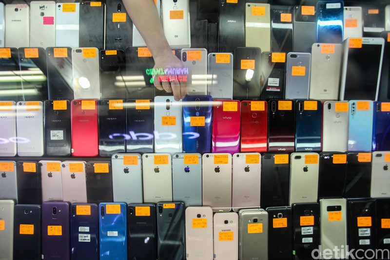 Pada hari ini, Senin (17/2/2020) pemerintah bersama operator seluler melakukan uji coba pemblokiran ponsel black market (BM).