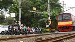 Palang Pintu KA Rusak Ancam Keselamatan Pengendara