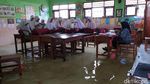 Bikin Miris! Sudah Sebulan SD di Sidoarjo Terendam Banjir