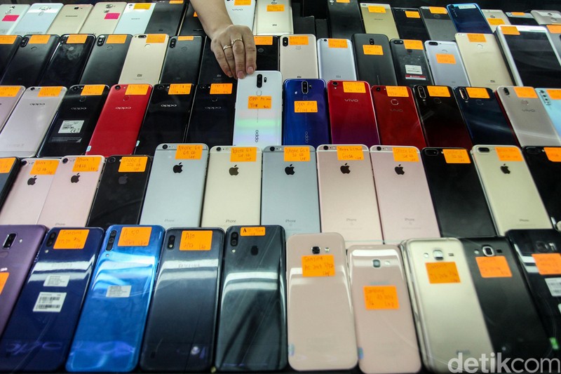 Pada hari ini, Senin (17/2/2020) pemerintah bersama operator seluler melakukan uji coba pemblokiran ponsel black market (BM).