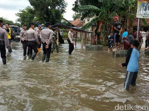 Sungai Cisanggarung Meluap, 4 Kecamatan di Cirebon Terendam Banjir